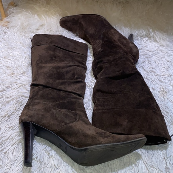 White Mt. Scrunch Brown Suede Boots - Picture 4 of 10